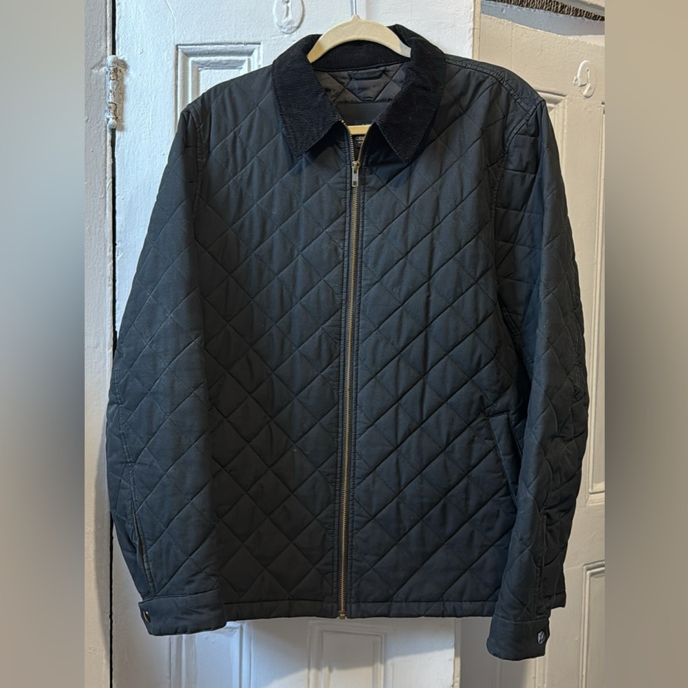 J.Crew Men’s Quilted Jacket with Corduroy Collar
Size Medium